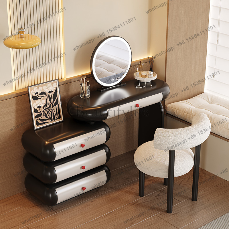 Toaletka dla dziewczyn, lustro – Beauty Without Makeup recenzja i cena